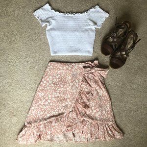 SHEIN pink/white ruffle flower skirt size xs
